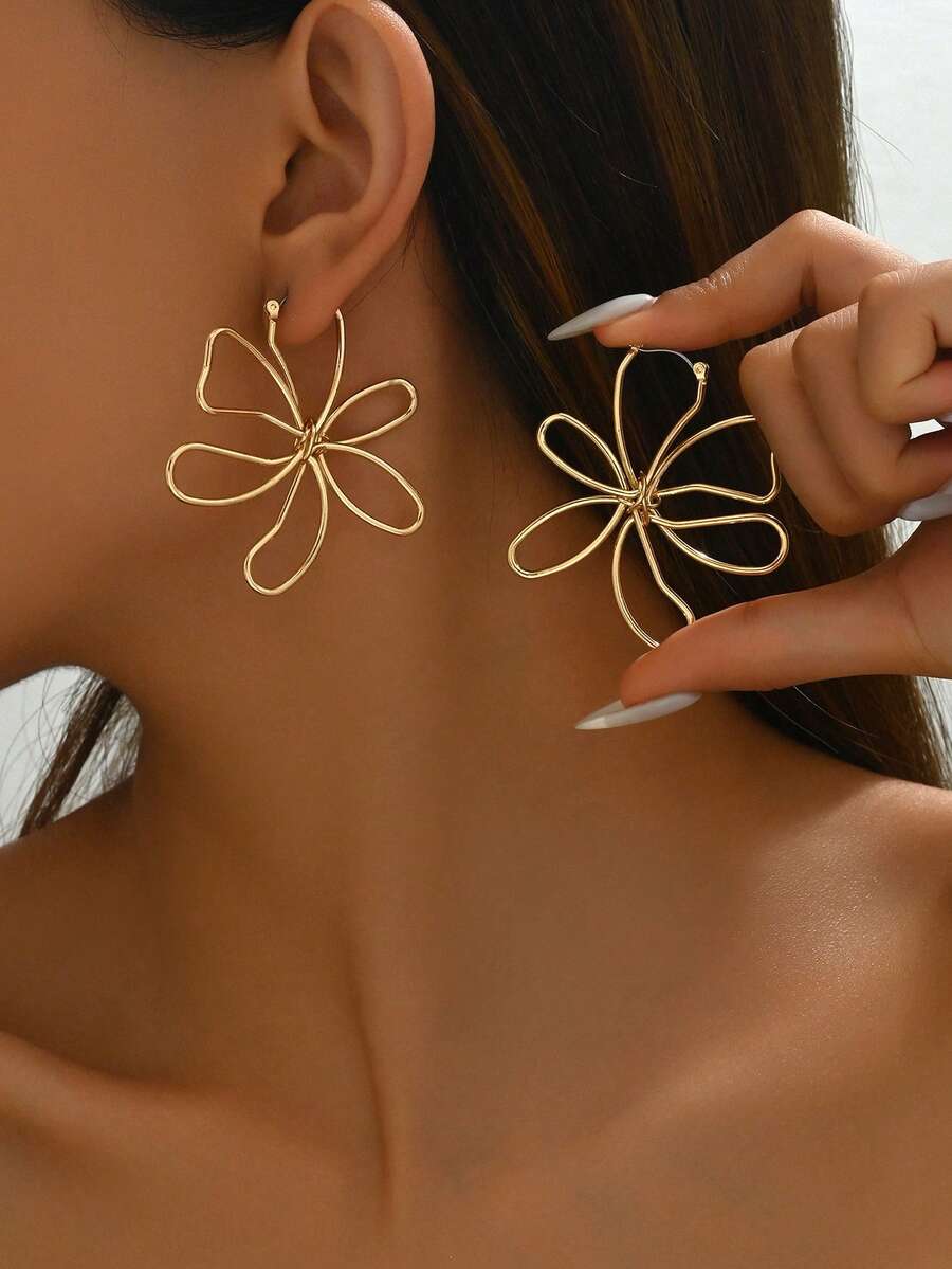 Women Accessories For Hand - Gold Wireframe Floral Earrings For Women