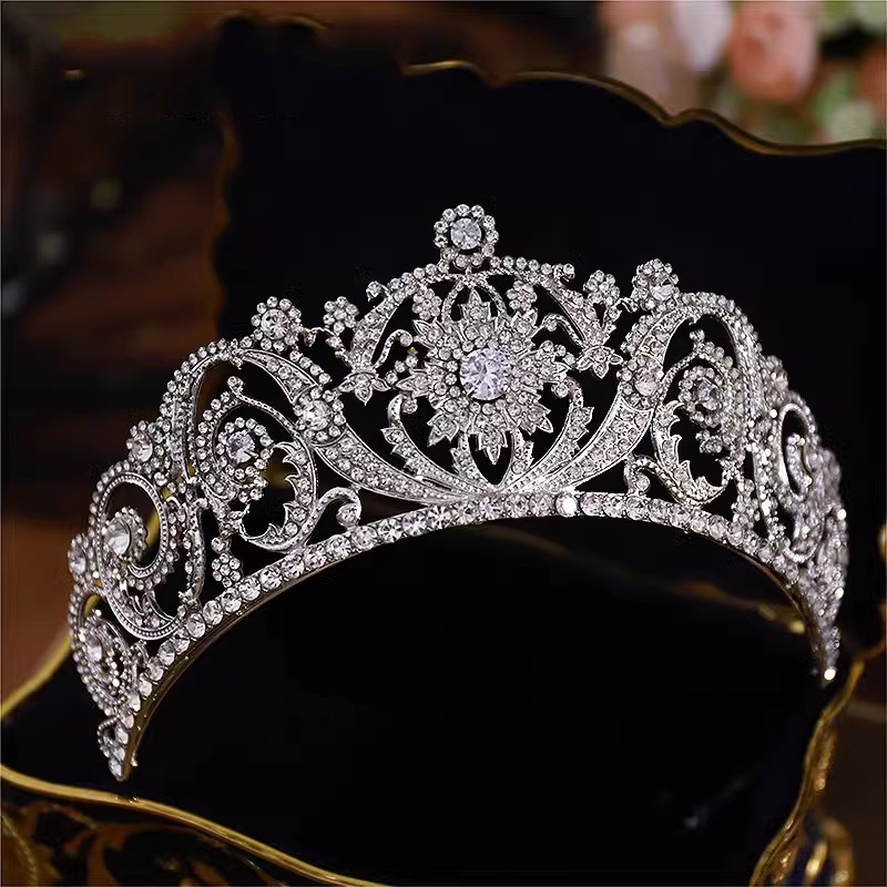Baroque Princess Queen Cubic Z - Women Jewelry Accessories For Black Dress recensione e prezzo
