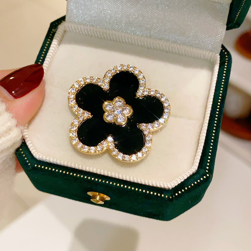 Black Flower Brooches For Wome - Women Jewelry Accessories For Black Dress recensione e prezzo