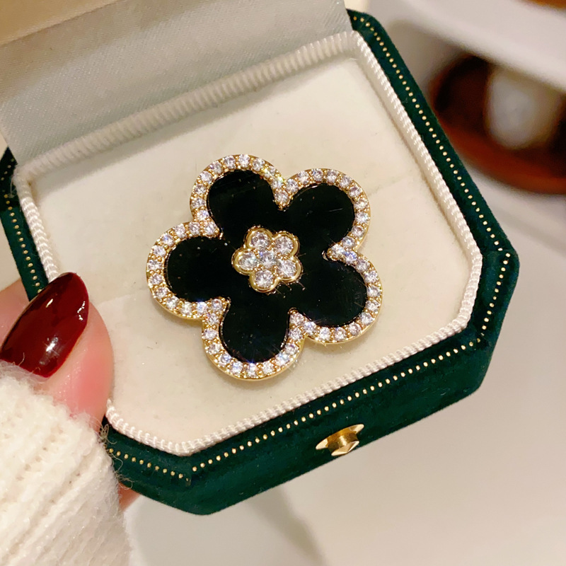 Black Flower Brooches For Wome - Women Jewelry Accessories For Black Dress recensione e prezzo