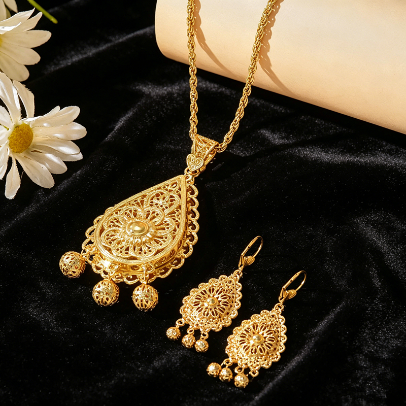 Plated Hollow Carved Set, Doub - Layered Necklace Set recensione e prezzo
